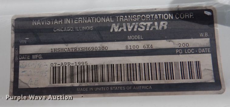 image for item KR9298 1995 International 8100  water truck