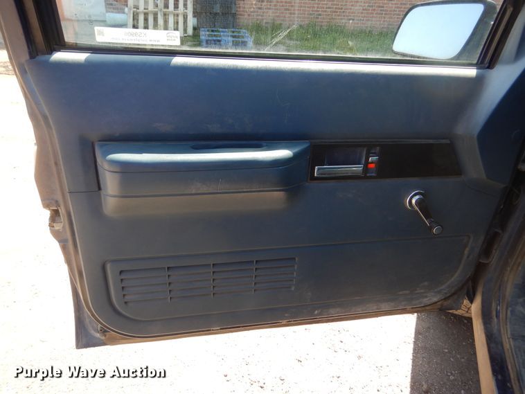 image for item KS9906 1994 Chevrolet Suburban K1500  SUV