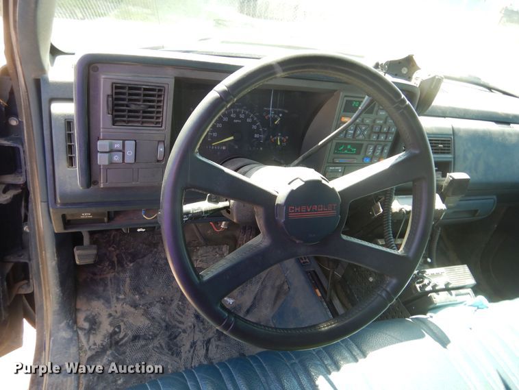 image for item KS9906 1994 Chevrolet Suburban K1500  SUV