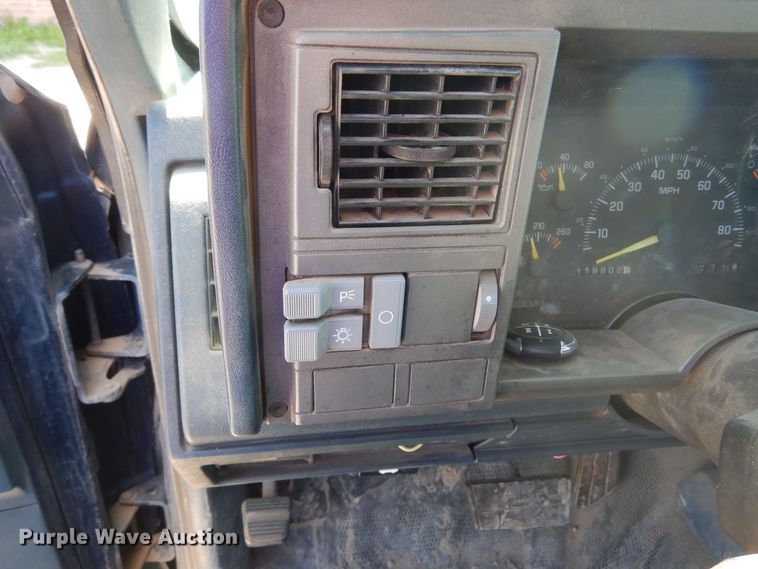 image for item KS9906 1994 Chevrolet Suburban K1500  SUV