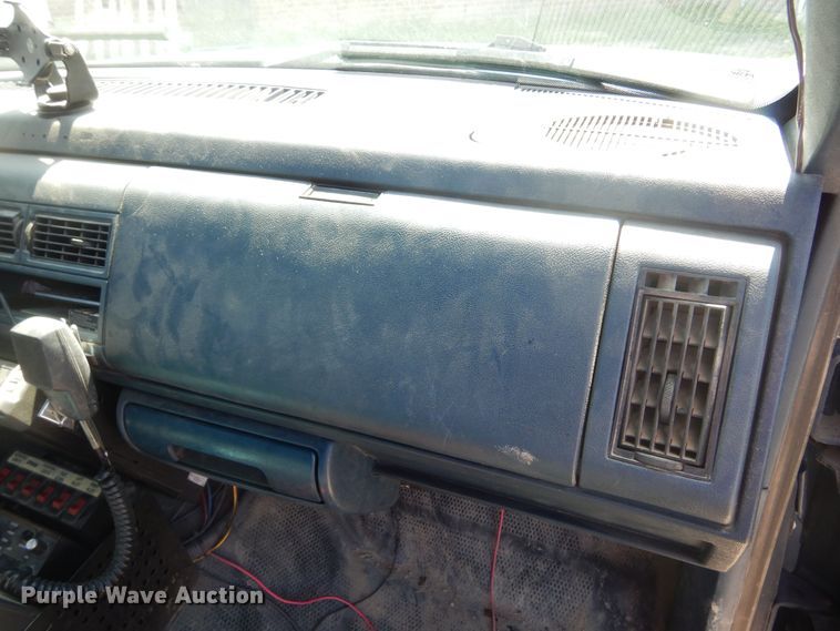 image for item KS9906 1994 Chevrolet Suburban K1500  SUV