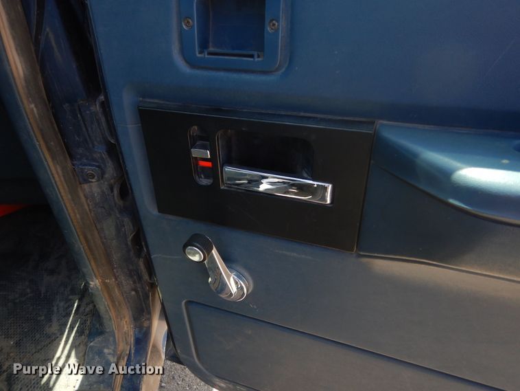 image for item KS9906 1994 Chevrolet Suburban K1500  SUV