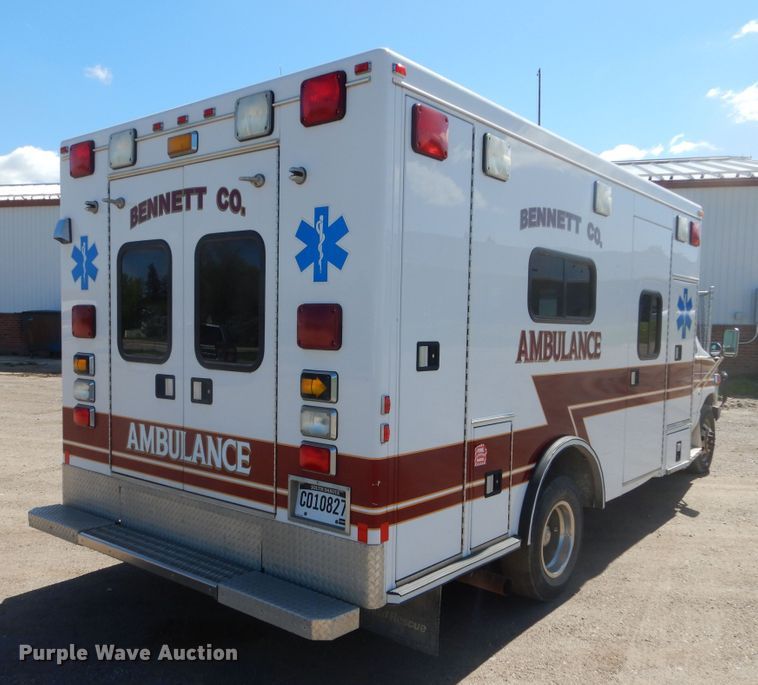 image for item KS9907 2001 Ford E450 Super Duty  ambulance