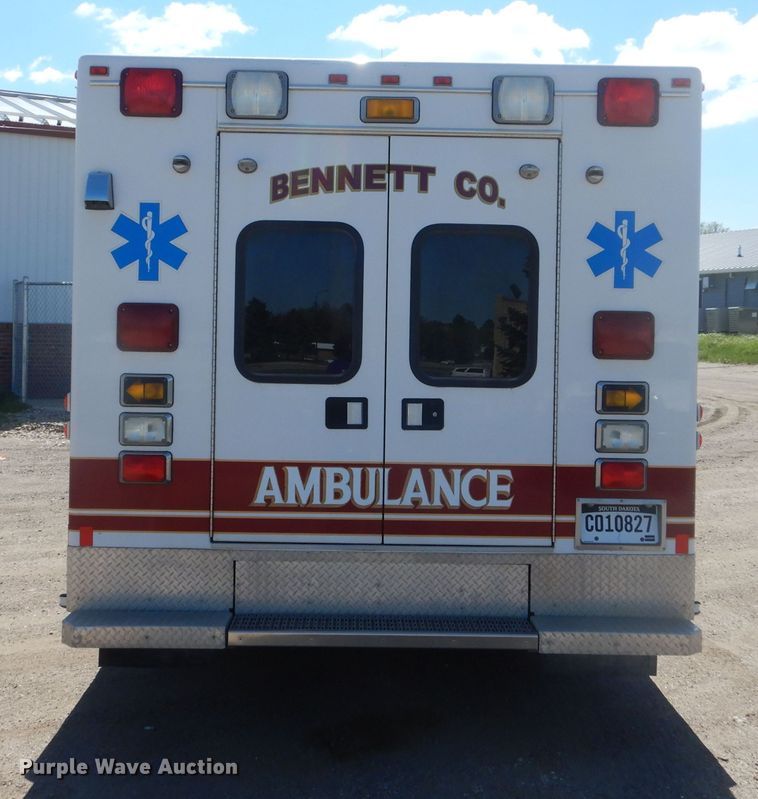 image for item KS9907 2001 Ford E450 Super Duty  ambulance
