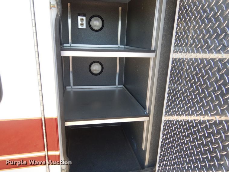 image for item KS9907 2001 Ford E450 Super Duty  ambulance