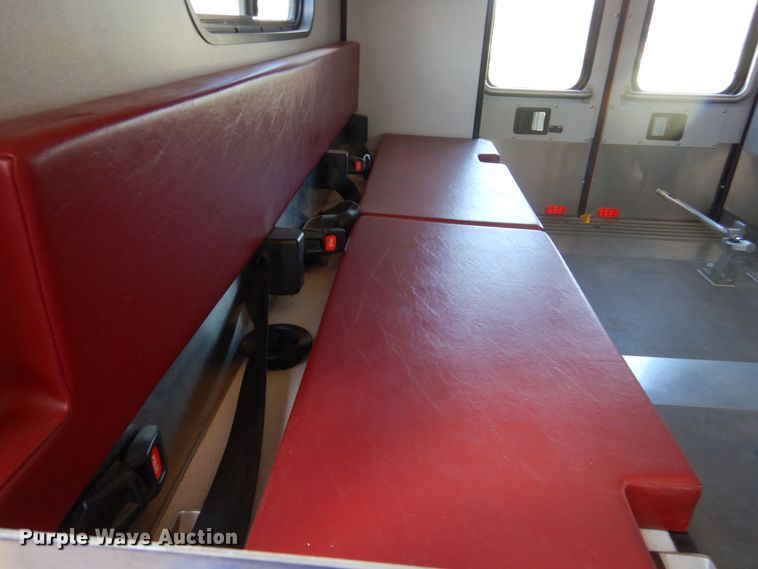 image for item KS9907 2001 Ford E450 Super Duty  ambulance