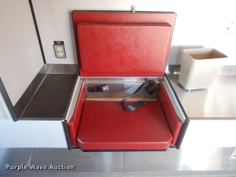 image for item KS9907 2001 Ford E450 Super Duty  ambulance