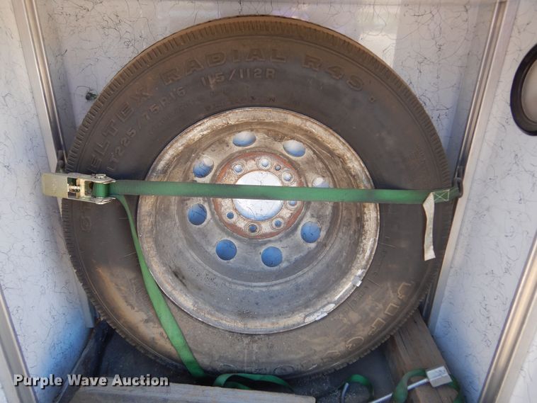 image for item KS9907 2001 Ford E450 Super Duty  ambulance