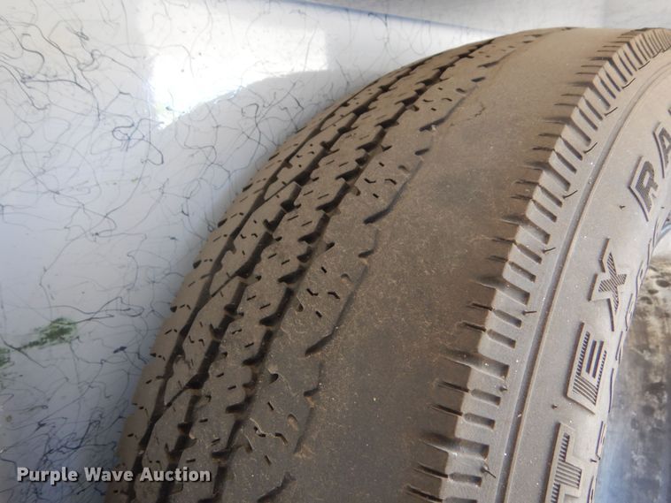 image for item KS9907 2001 Ford E450 Super Duty  ambulance