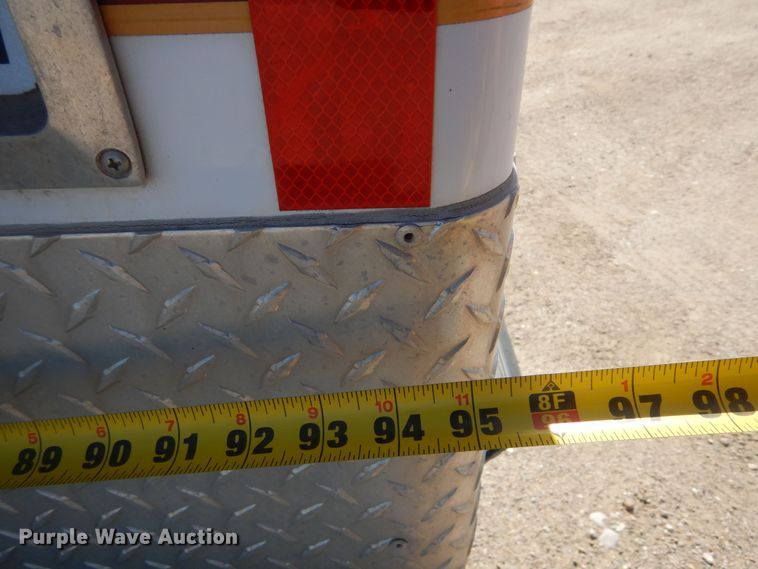 image for item KS9907 2001 Ford E450 Super Duty  ambulance