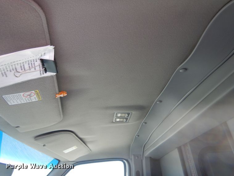 image for item KS9907 2001 Ford E450 Super Duty  ambulance