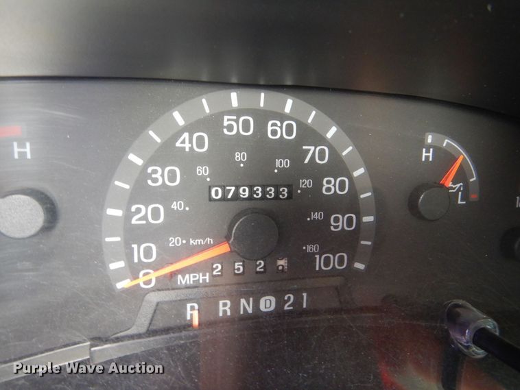 image for item KS9907 2001 Ford E450 Super Duty  ambulance