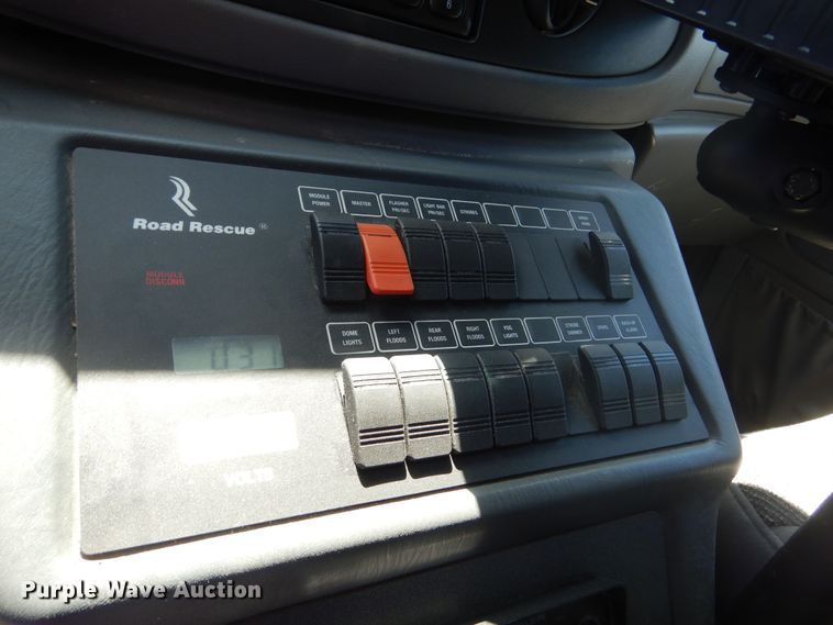 image for item KS9907 2001 Ford E450 Super Duty  ambulance