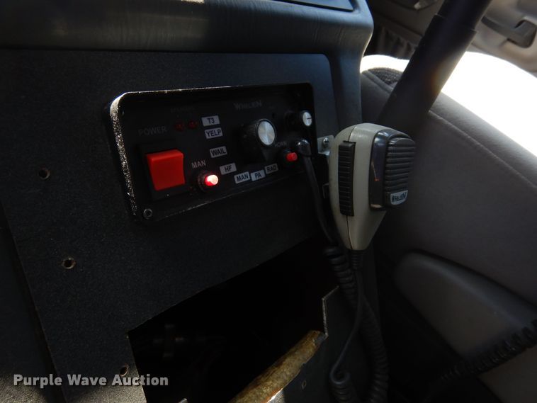 image for item KS9907 2001 Ford E450 Super Duty  ambulance