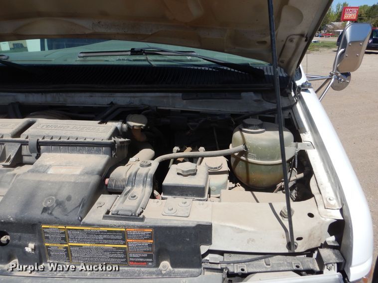 image for item KS9907 2001 Ford E450 Super Duty  ambulance