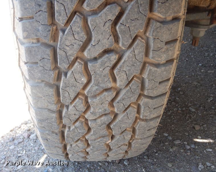 image for item KS9907 2001 Ford E450 Super Duty  ambulance