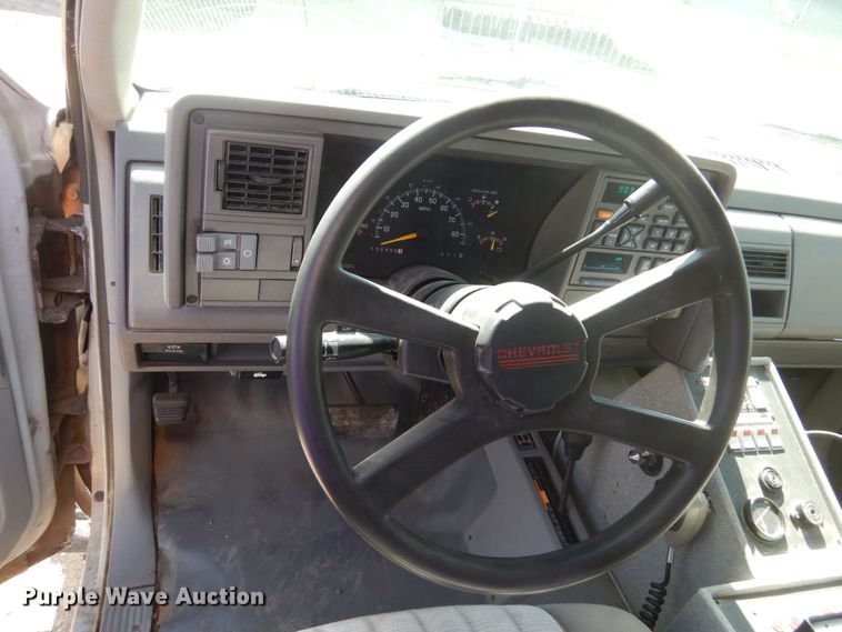 image for item KS9909 1994 Chevrolet K3500  ambulance