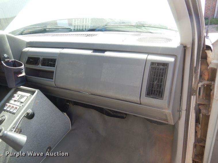 image for item KS9909 1994 Chevrolet K3500  ambulance