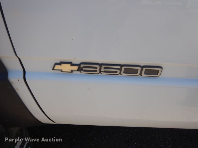 image for item KS9909 1994 Chevrolet K3500  ambulance