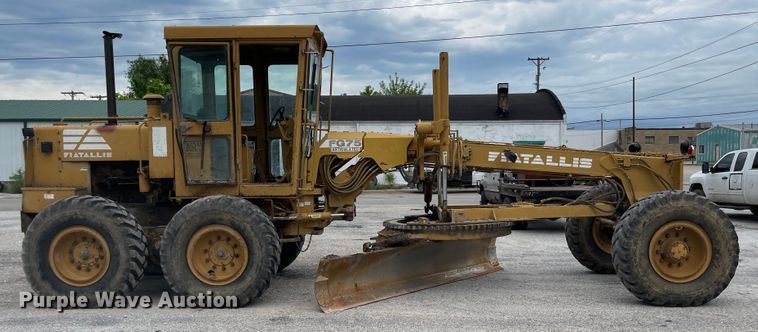 image for item LF9006 1990 Fiat-Allis FG75A  motor grader