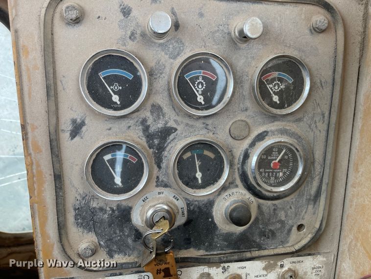 image for item LF9006 1990 Fiat-Allis FG75A  motor grader