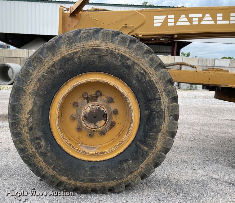 image for item LF9006 1990 Fiat-Allis FG75A  motor grader