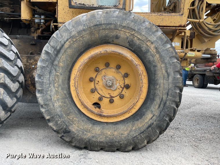 image for item LF9006 1990 Fiat-Allis FG75A  motor grader