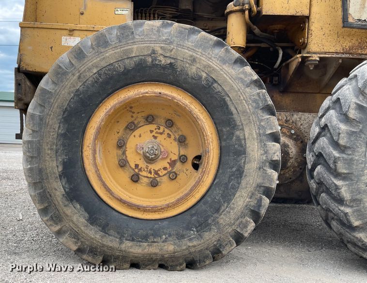 image for item LF9006 1990 Fiat-Allis FG75A  motor grader