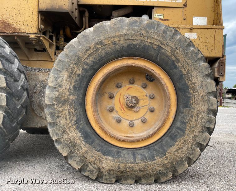 image for item LF9006 1990 Fiat-Allis FG75A  motor grader