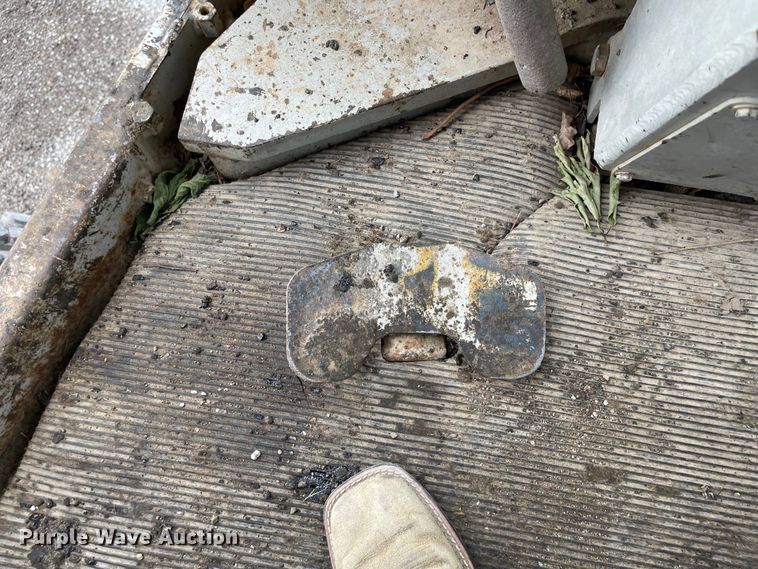 image for item LF9007 1995 Fiat-Allis FG85A Series B  motor grader