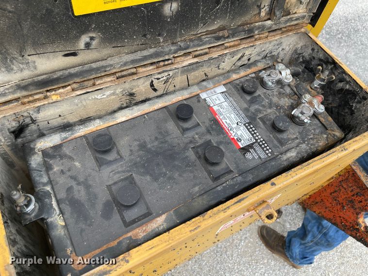 image for item LF9007 1995 Fiat-Allis FG85A Series B  motor grader