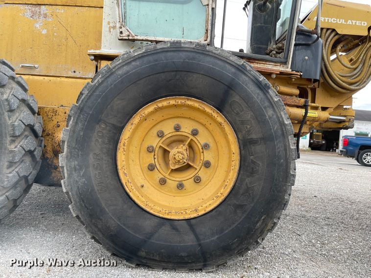 image for item LF9007 1995 Fiat-Allis FG85A Series B  motor grader