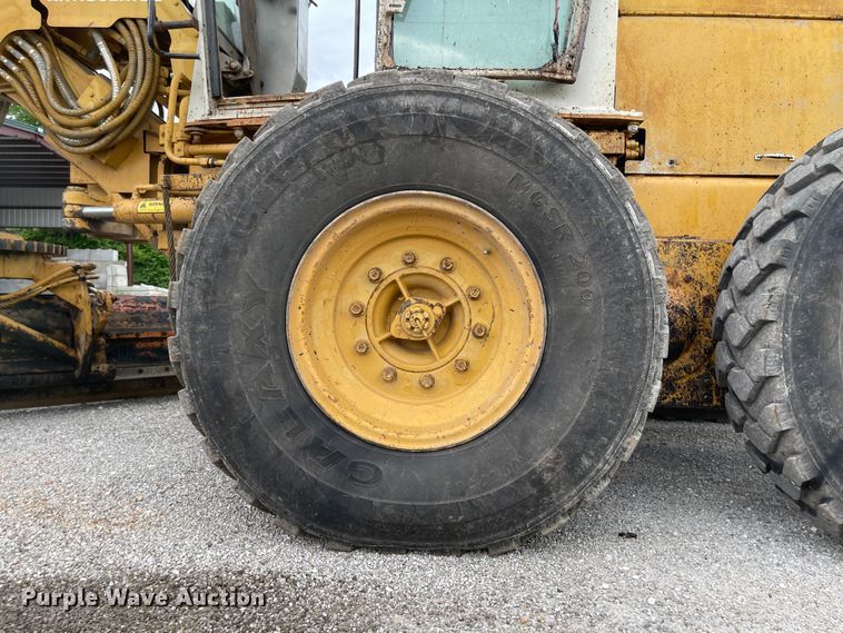 image for item LF9007 1995 Fiat-Allis FG85A Series B  motor grader