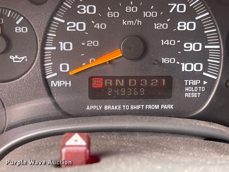 image for item LF9008 2000 Chevrolet Express 3500  ambulance