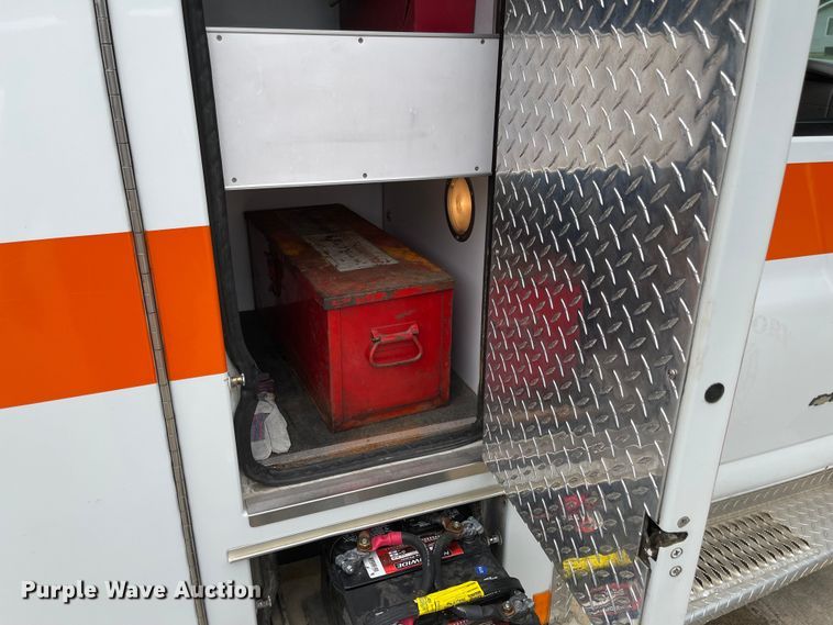 image for item LF9008 2000 Chevrolet Express 3500  ambulance