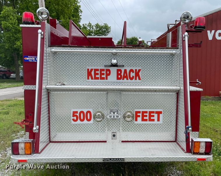 image for item LF9010 1982 Ford F800  pumper fire truck