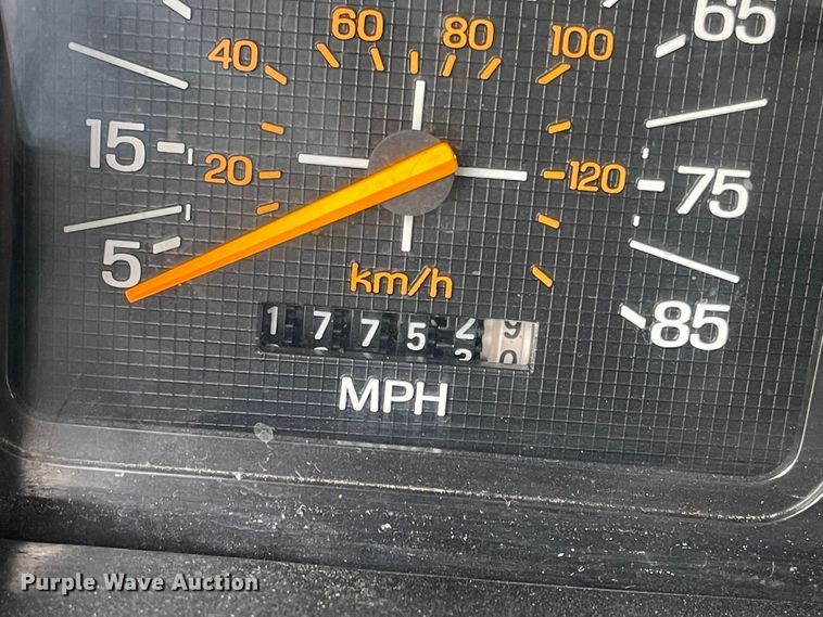 image for item LF9010 1982 Ford F800  pumper fire truck