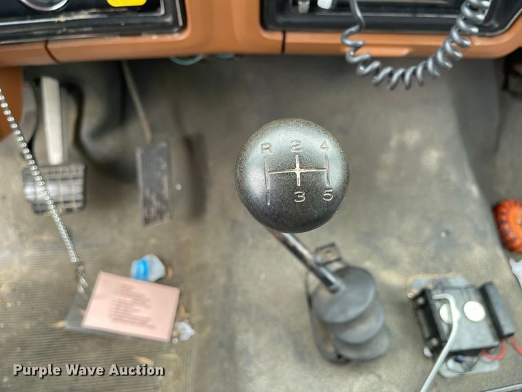 image for item LF9010 1982 Ford F800  pumper fire truck