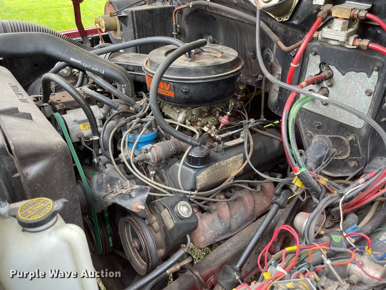 image for item LF9010 1982 Ford F800  pumper fire truck