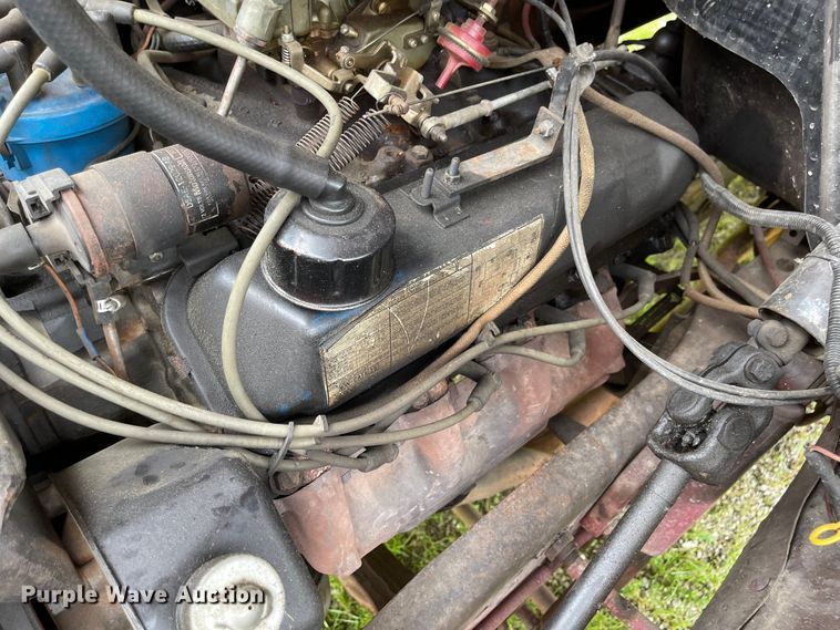 image for item LF9010 1982 Ford F800  pumper fire truck