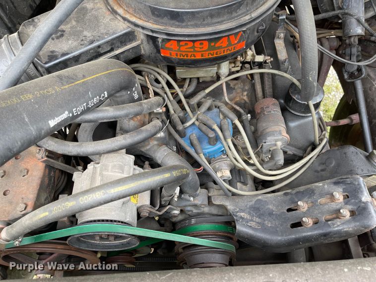 image for item LF9010 1982 Ford F800  pumper fire truck