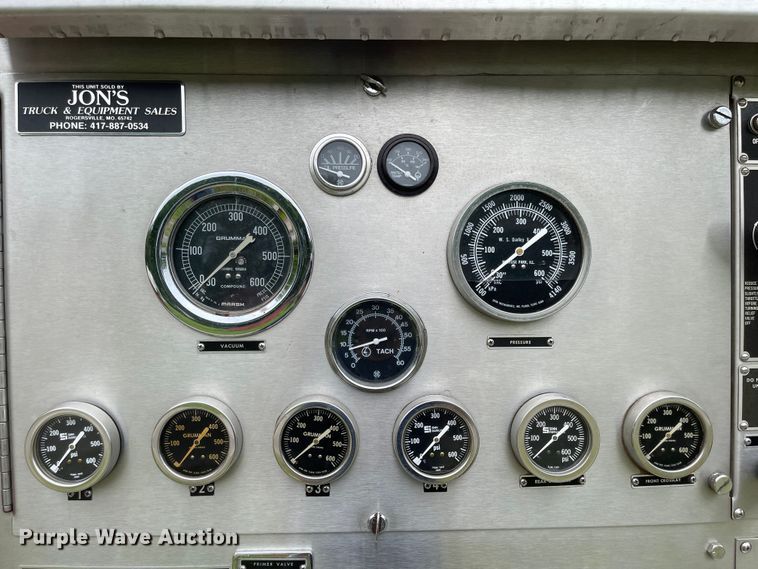 image for item LF9010 1982 Ford F800  pumper fire truck