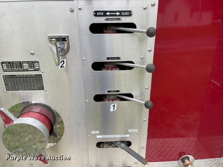 image for item LF9010 1982 Ford F800  pumper fire truck