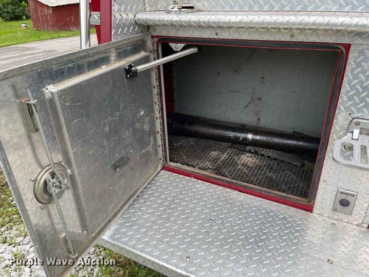 image for item LF9010 1982 Ford F800  pumper fire truck