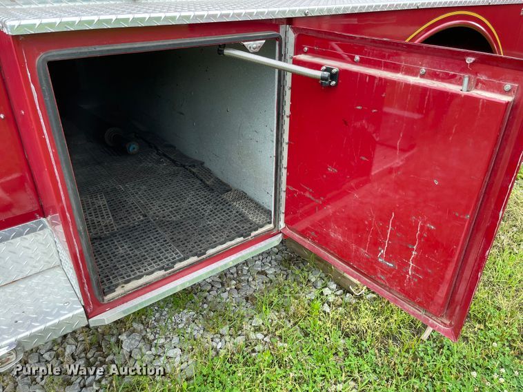 image for item LF9010 1982 Ford F800  pumper fire truck