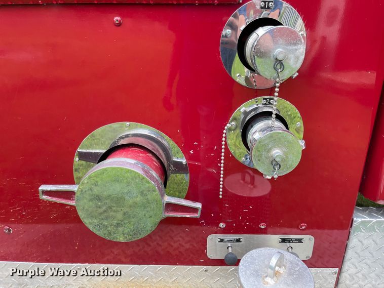 image for item LF9010 1982 Ford F800  pumper fire truck