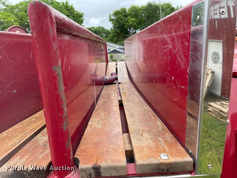 image for item LF9010 1982 Ford F800  pumper fire truck