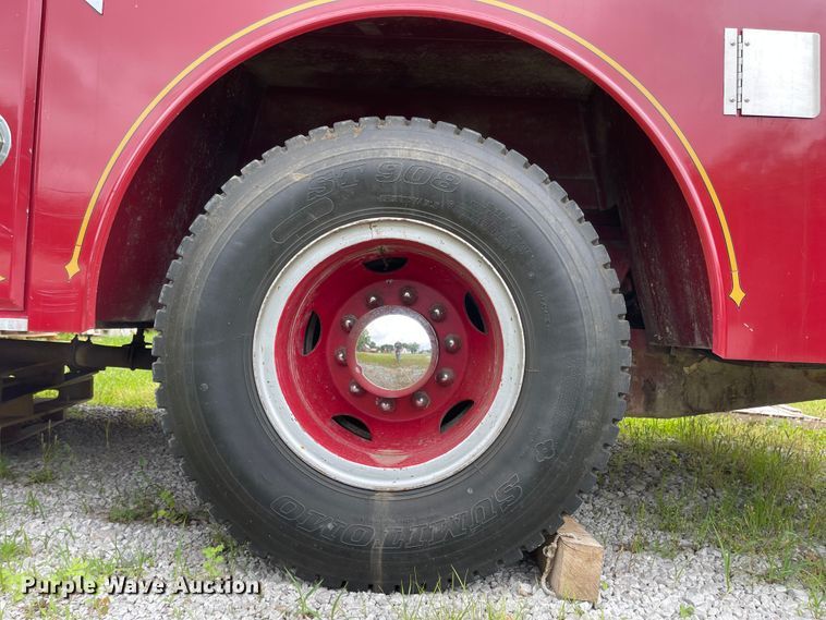 image for item LF9010 1982 Ford F800  pumper fire truck