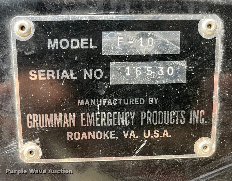 image for item LF9010 1982 Ford F800  pumper fire truck