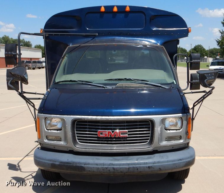 image for item LP9359 2000 GMC G3500  shuttle bus